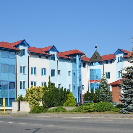 Hotel Vion Zlaté Moravce 외부 사진