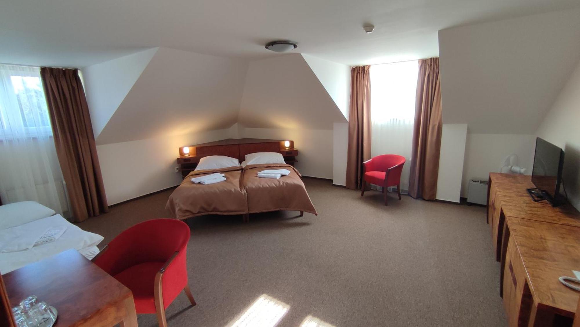 Hotel Vion Zlaté Moravce 외부 사진