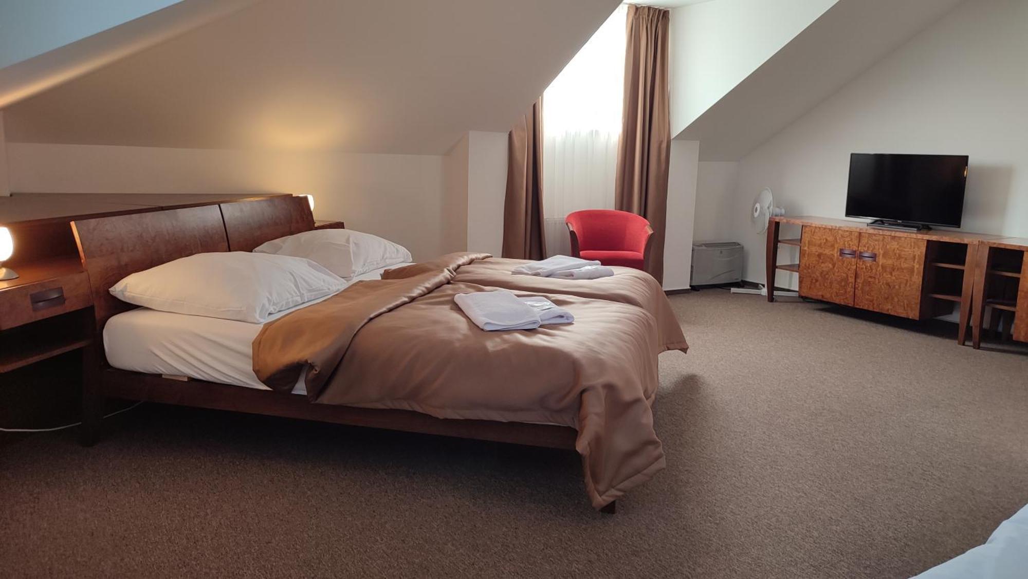 Hotel Vion Zlaté Moravce 외부 사진