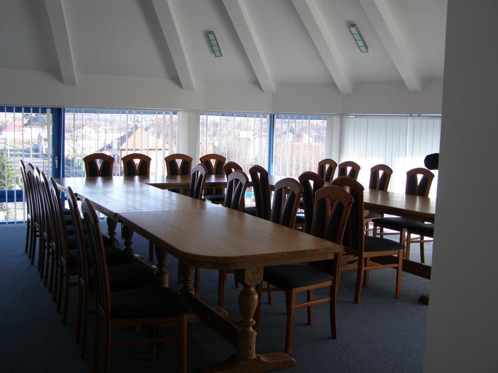 Hotel Vion Zlaté Moravce 외부 사진
