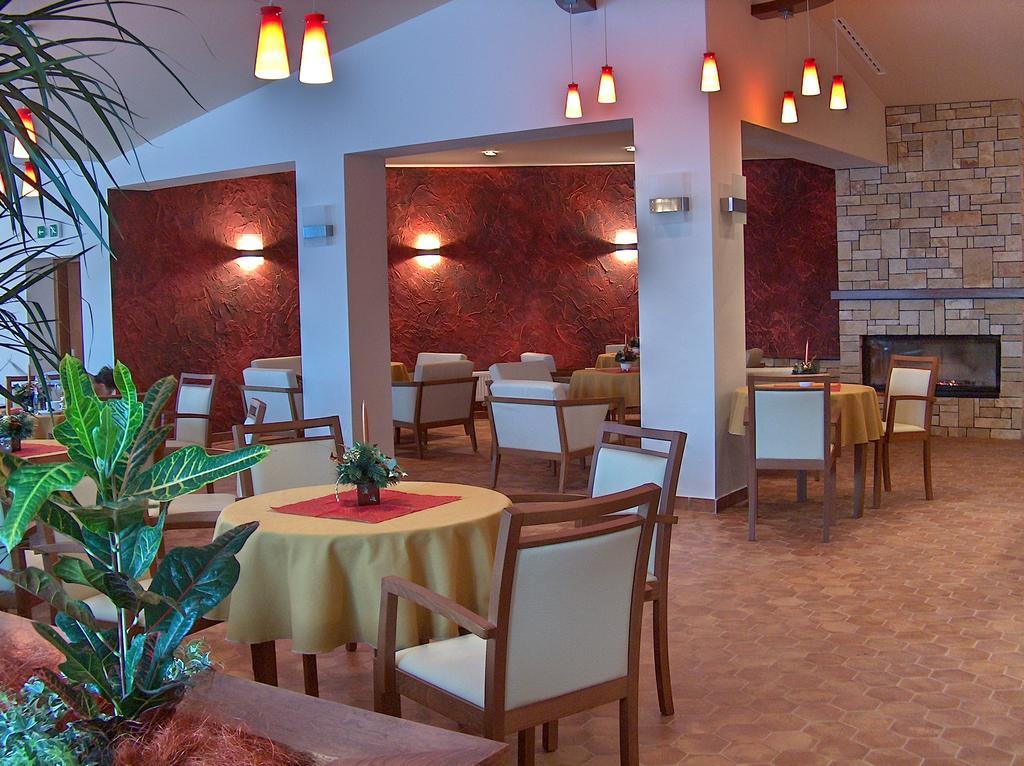 Hotel Vion Zlaté Moravce 외부 사진
