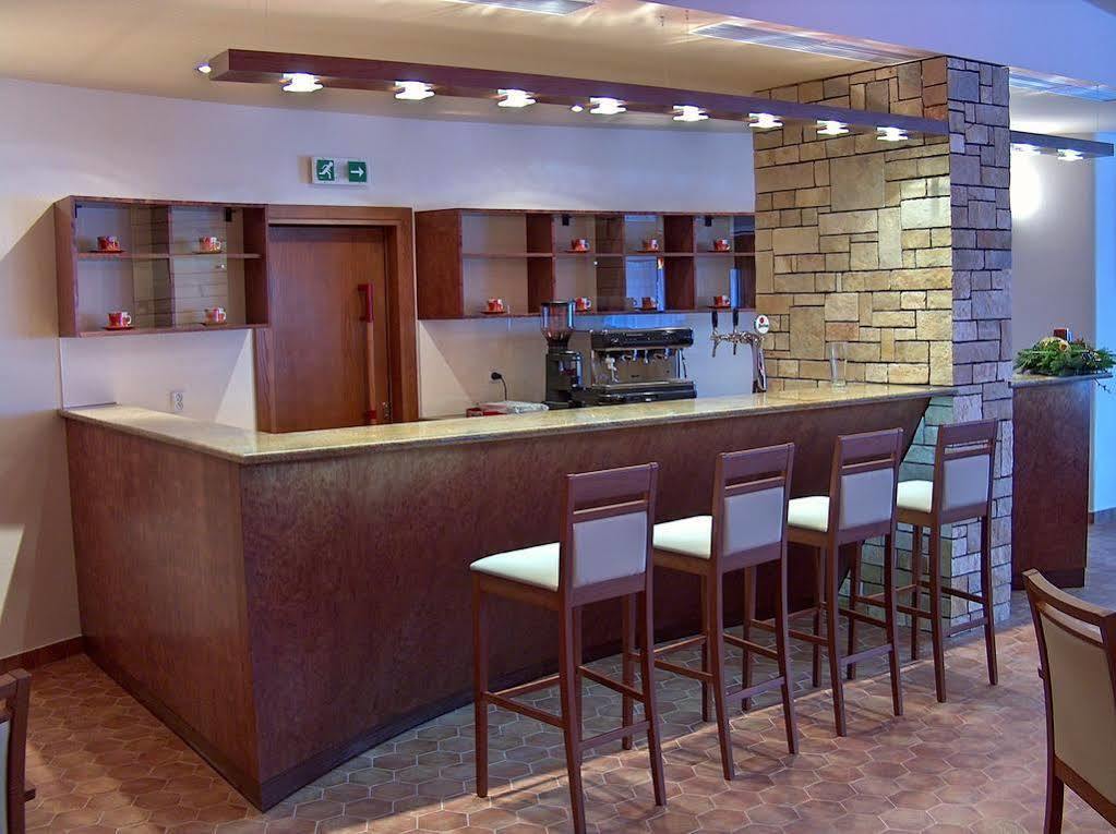 Hotel Vion Zlaté Moravce 외부 사진