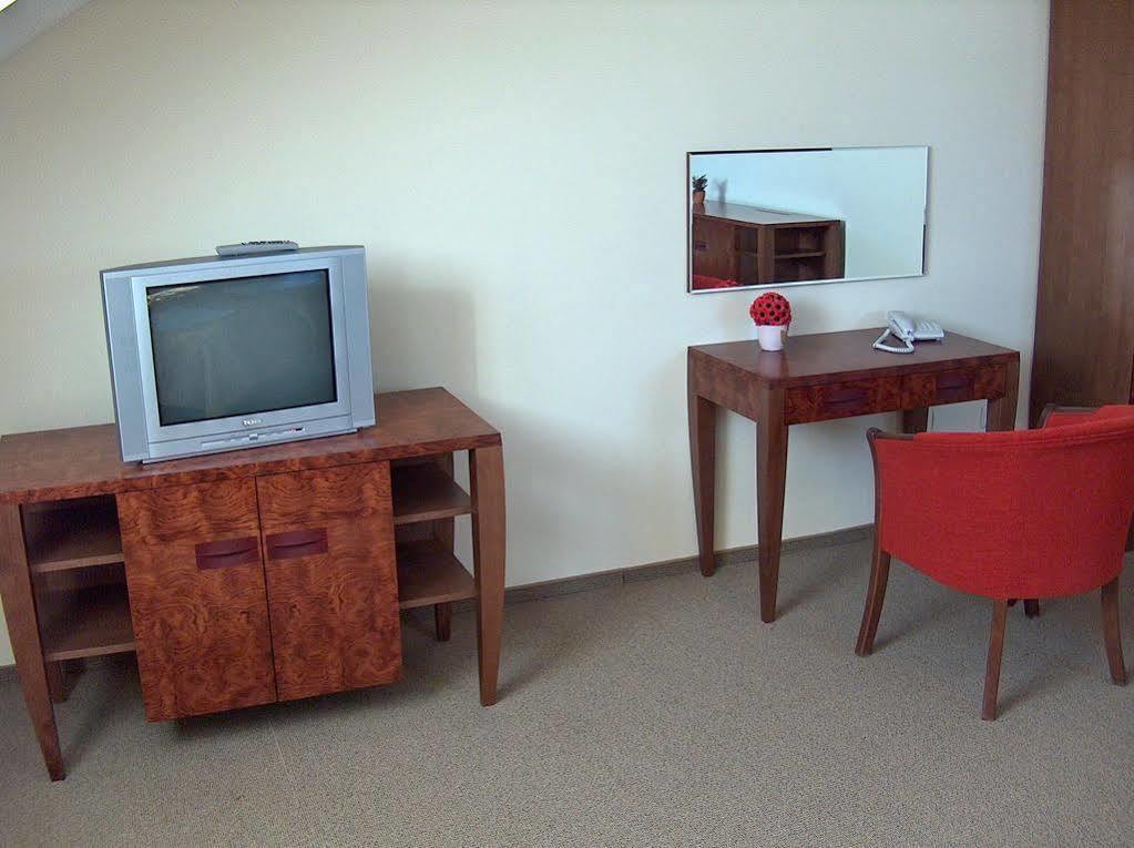 Hotel Vion Zlaté Moravce 외부 사진