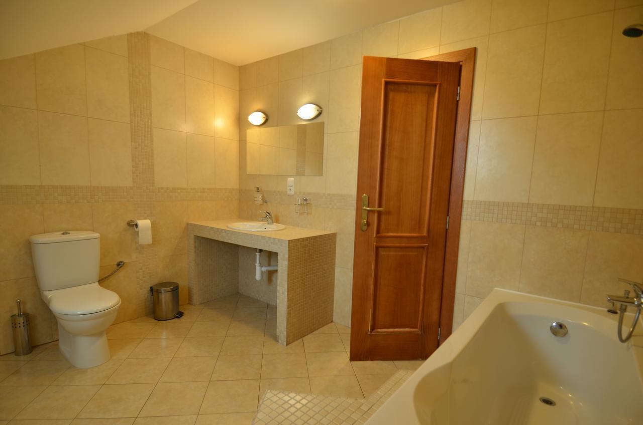 Hotel Vion Zlaté Moravce 외부 사진